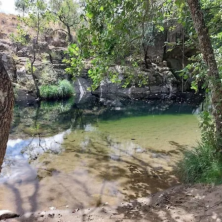 فيلة La Casaca En Plena Sierra De Gredos Los Narros