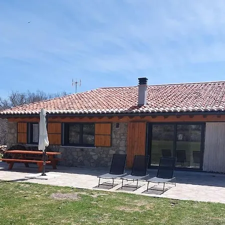 La Casaca En Plena Sierra De Gredos فيلة Los Narros