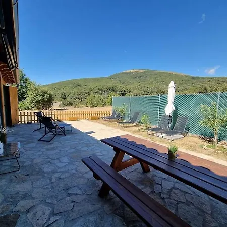 فيلة La Casaca En Plena Sierra De Gredos Los Narros